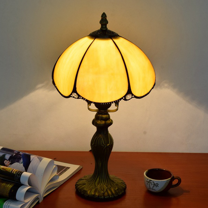 

Free shipping European simple table lamp retro Tiffany yellow glass table lamp restaurant bedroom bar hotel bedside table lamp TF075