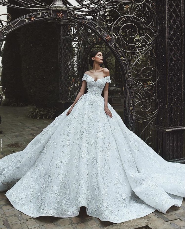 

Luxury Arabic Wedding Dress Off The Shoulder Lace 3D Floral Appliqued A Line Country Wedding Dress Sweep Train Plus Size Vestidos De Novia, Pink