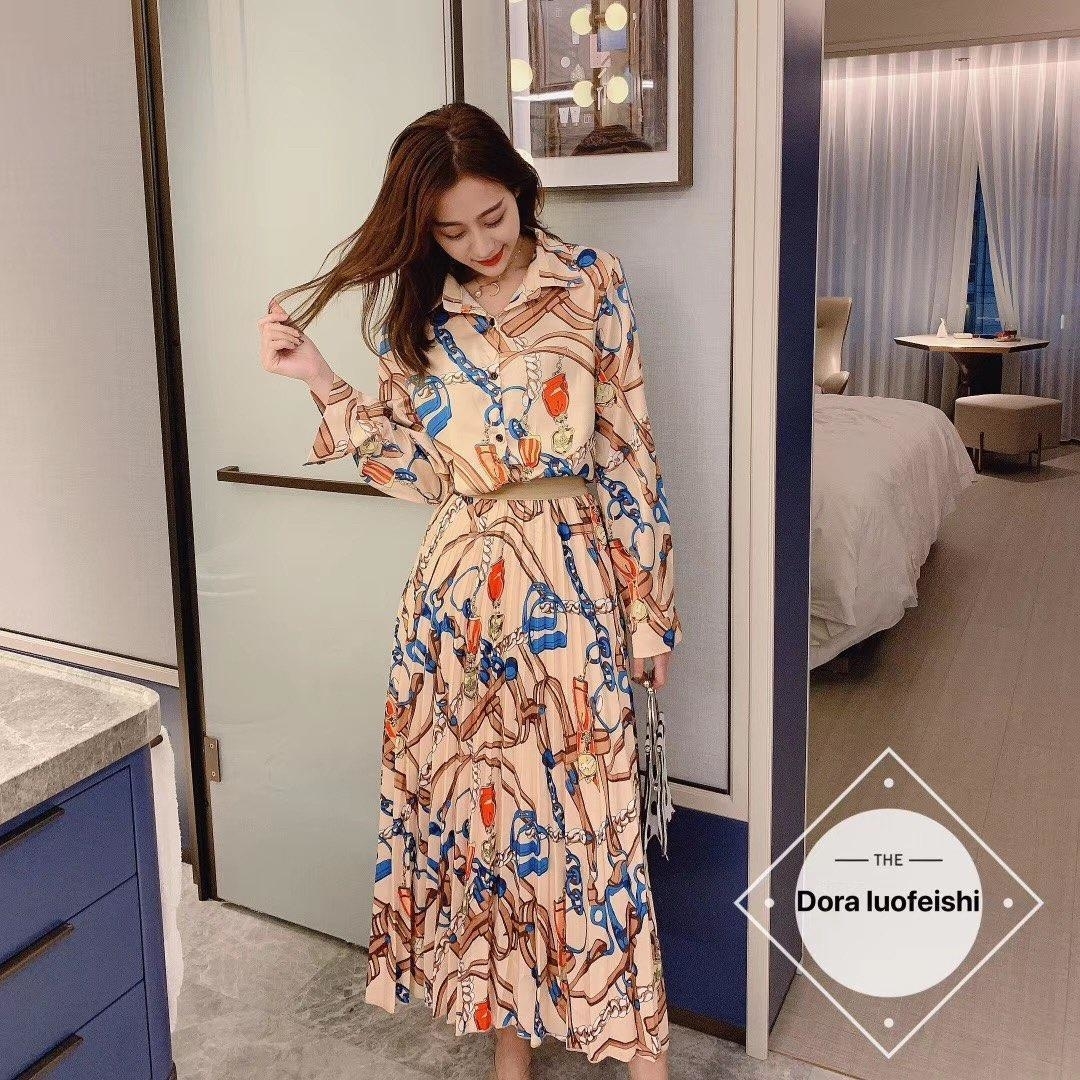 maxi skirt with long sleeve shirt