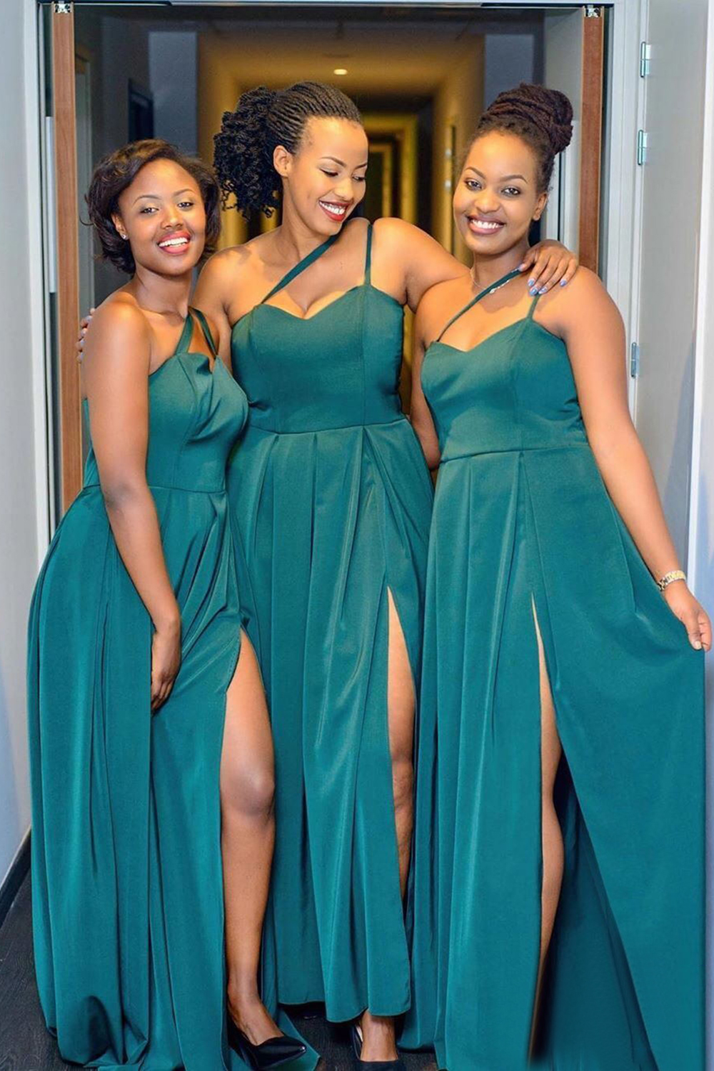 

2020 Hunter Satin Split Long Bridesmaid Dresses Plus Size A Line African Spaghetti One Shoulder Floor Length Wedding Guest Wear BM1913