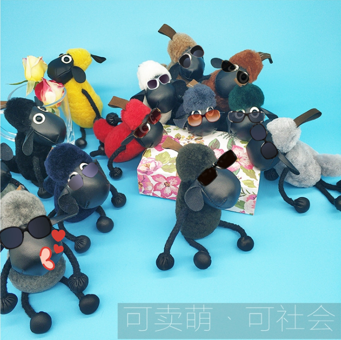 

Hot Sell New Sheep keychain Real lambs wool Fur keychain key ring Wool sheep woollen Car Bag key Accessory