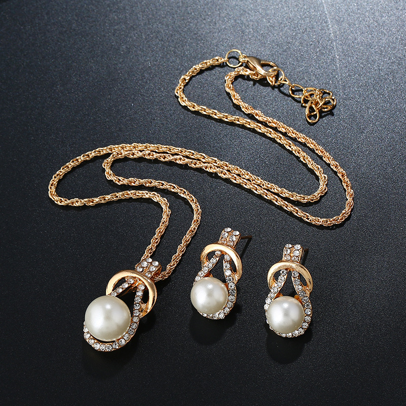 

2019 New Arrival Fashion Pearl Crystal Necklace and Earrings Set for Women Statement Clothing Bridal Wedding Jewelry, Silver