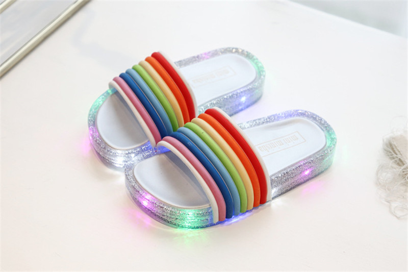 

LED Rainbow Kids Glitter Slippers Summer Children Flashing Jelly Sandals Fashion Sequins Glowing Sandals Girls Travel Beach Shoes A5801, Grey