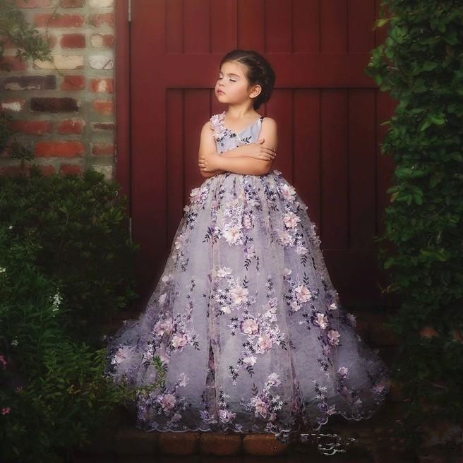 

2020 Princess Lavender Lace Little Girls Pageant Dresses 3D Floral Appliques Toddler Ball Gown Flower Girl Dress Tulle First Communion Gowns, Chocolate