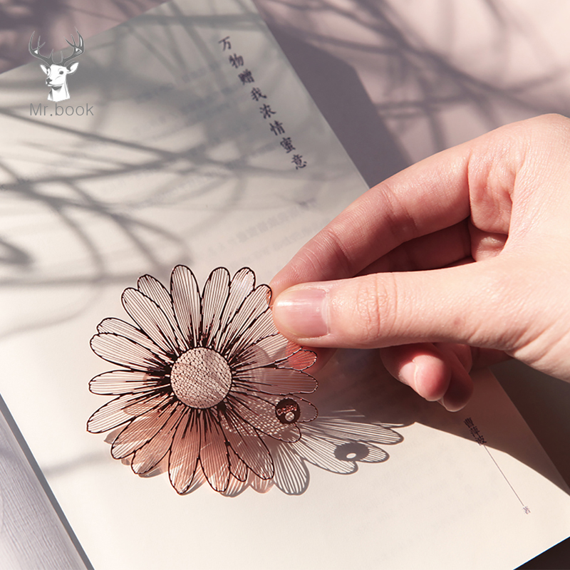 

Creative Rose Gold Hollow Flower Bookmarks Vintage Metal Bookmark with Chinese Knot Multifunctional Stationery Escolar Gift