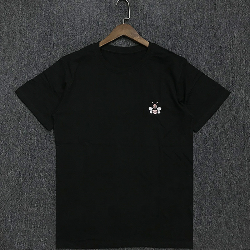 

Famous Mens T Shirts Casual Men Summer Hip Hop Couples Short Sleeves High Quality Cotton Bee Embroidery Men Women T Shirt, White