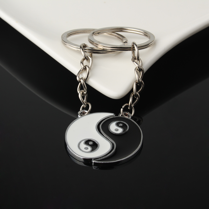 

1Set Chineae Style Yin Yang Keychain Keyring For Lover's Men Women Jewelry Silver Plated Enamel Key Holder Keyring Best Friend