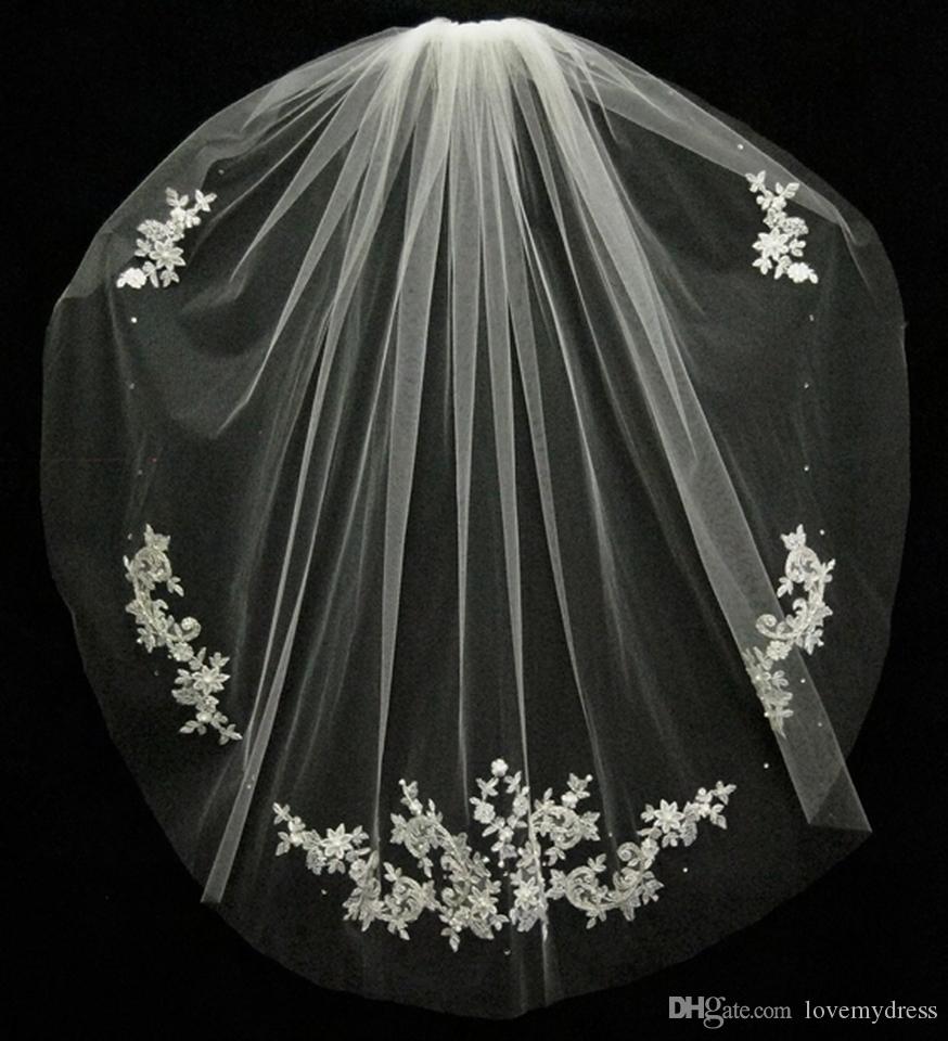 

New Arrival Short Wedding Veils One Layer Fingertip Length Veils Appliqued Edge Cheap Tulle Bridal Veil With Comb, Ivory