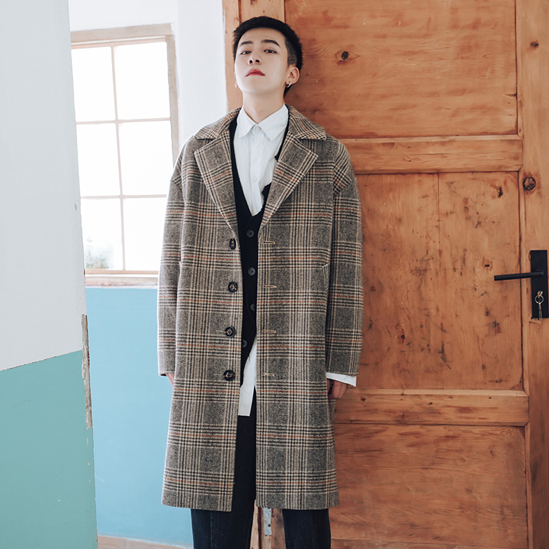 

Men's coat a new line of slim mid-length plaid printed coats for autumn and winter 2020 is loose and casual for young men's wear, Gray