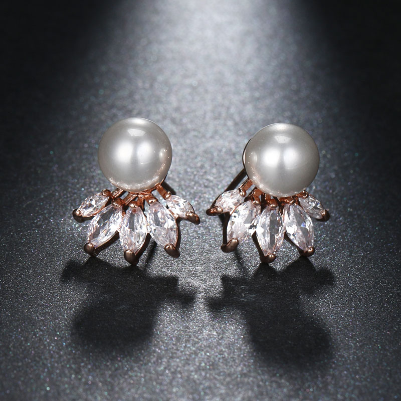

Fashion Cute Exquisite Flower Stud Pearl Crystal Earings Studs White Zircon for Women Jewelry Wedding Party Gifts