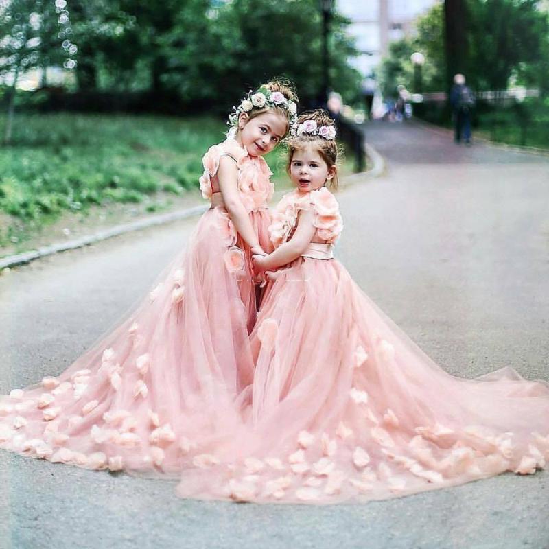 

Pink Flower Girls Dresses For Weddings With Handmade Flowers Sweep Train Tulle Girls Pageant Dress Lovely Kids Birthday Gowns, Custom color