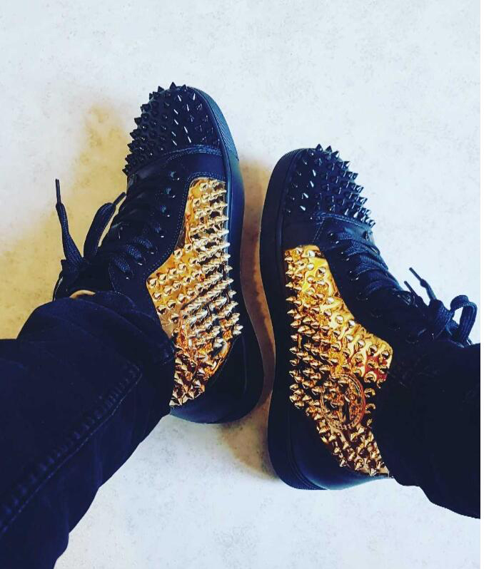 

2019 Classic Black White Leather Studs Red Sole Shoes Flat Men Women High Cut Red bottom sneaker casual shoes Outdoor Walking Outdoor Traine