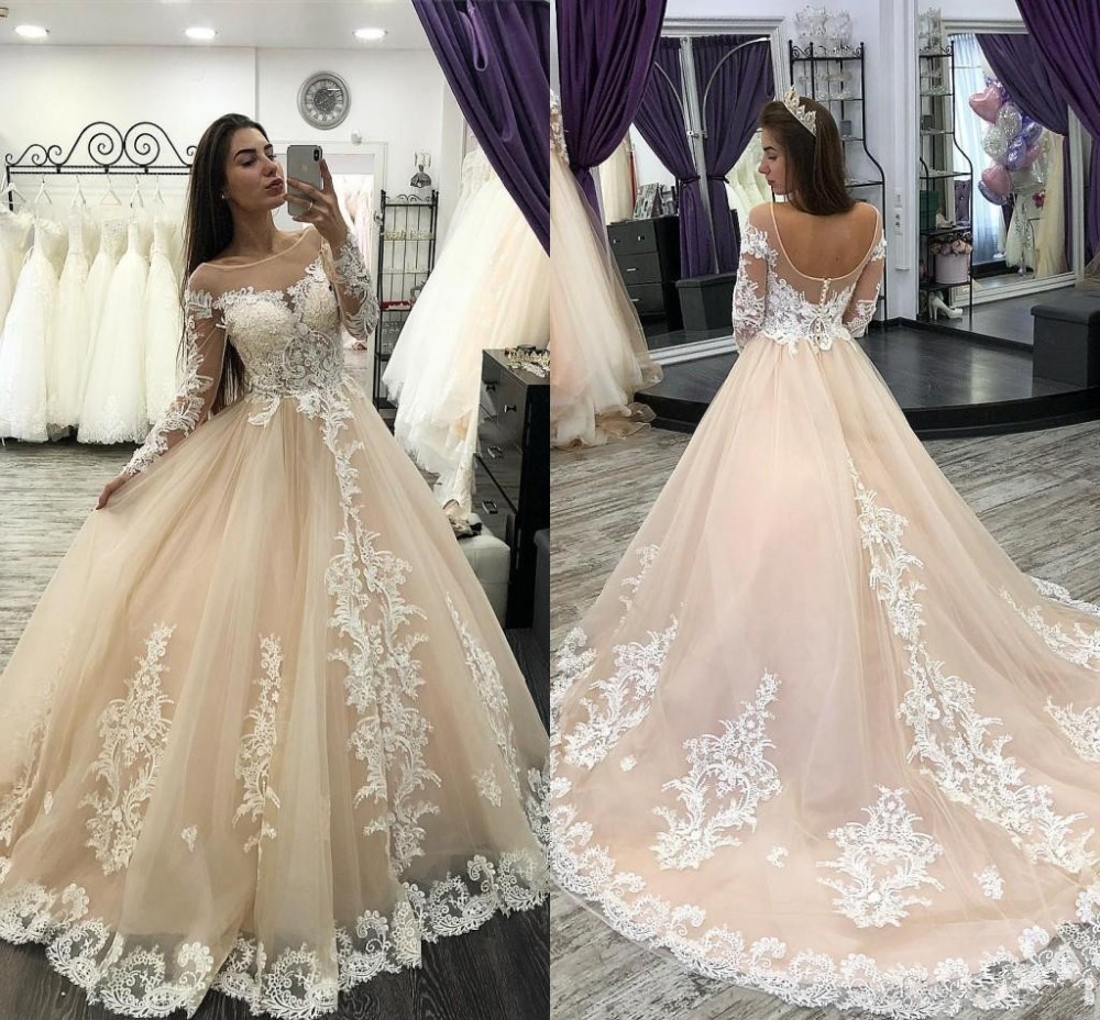 

Charming Champagne Boho Wedding Dresses With Sleeves Vintage Applique Lace Country Wedding Dresses Bridal Gowns 2019 Beach Gothic noivas
