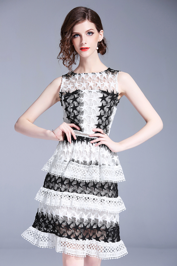 

2019 Black And White Hollow Out Star Embroidery Lace Party Dress Summer Women's Sleeveless Ruffles Runway Dress Ladies Layer Cake Tank Dress, Smen as picture