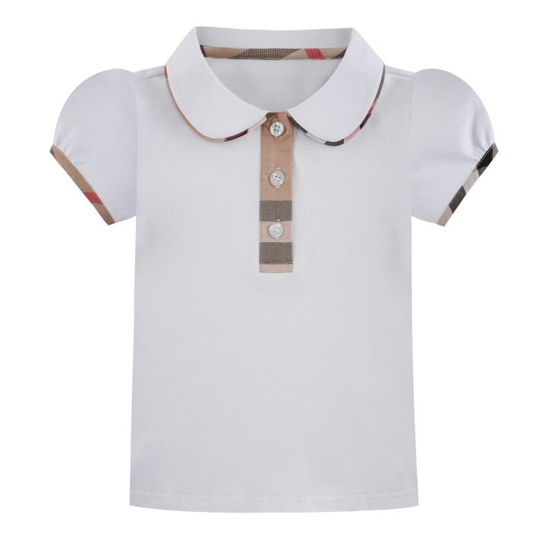 camiseta blanca cuello alto niño