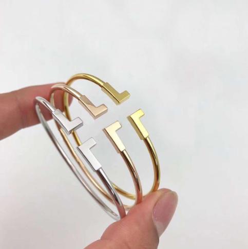 Have stamps Popular fashion brand T designer bracelets for lady mens and women party wedding lovers gift luxury jewelry With for Bride.-image-536486122