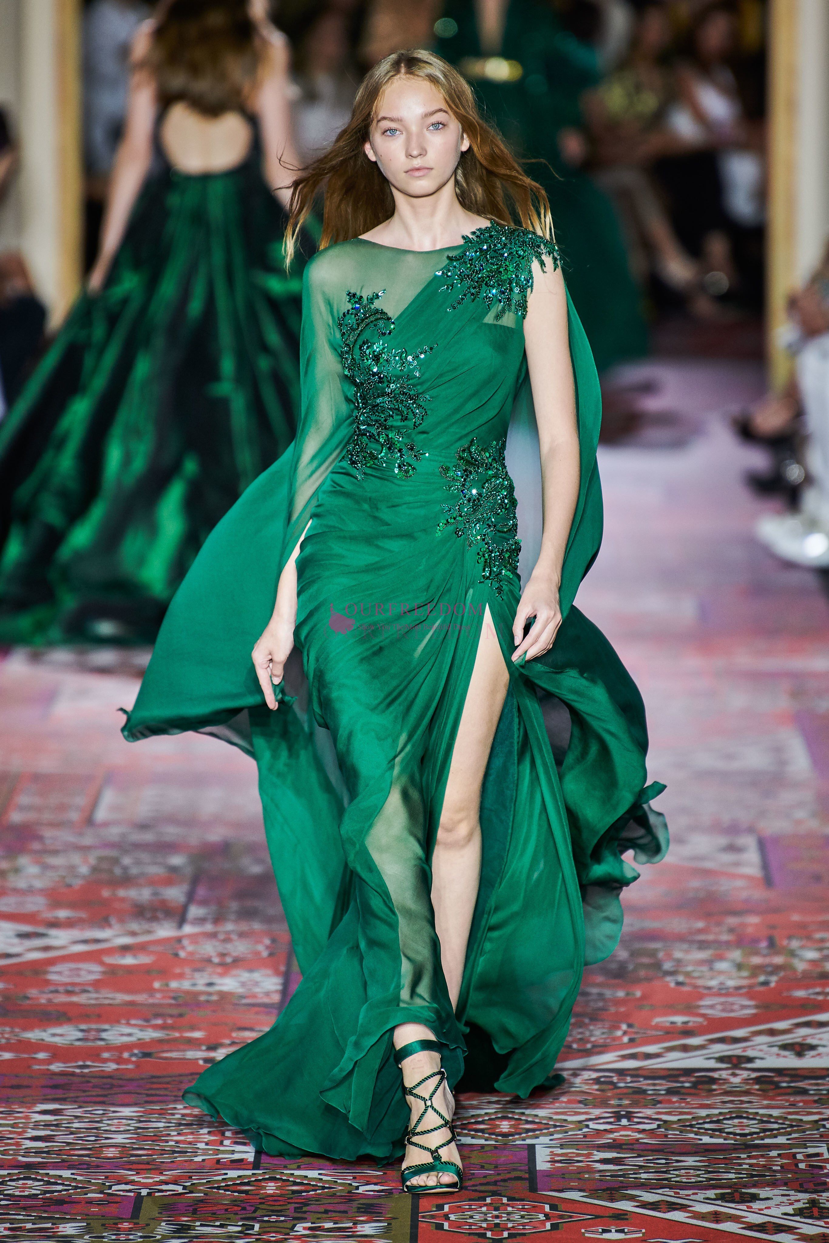 

Zuhair Murad Fall 2019 Couture Fashion Evening Dresses Long Sleeve Crew Neck Chiffon Sweep Train Dark Green Formal Occasion Prom Party Dress, Water melon