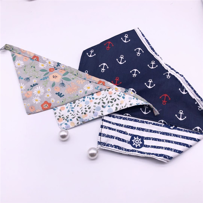 

Trendy Printed Pet Saliva Towels 2 Pattern Lovely Charm Pet Bandanas Fashion Soft Touch Pet Cat Dog Cute Triangle Scarf, As pic
