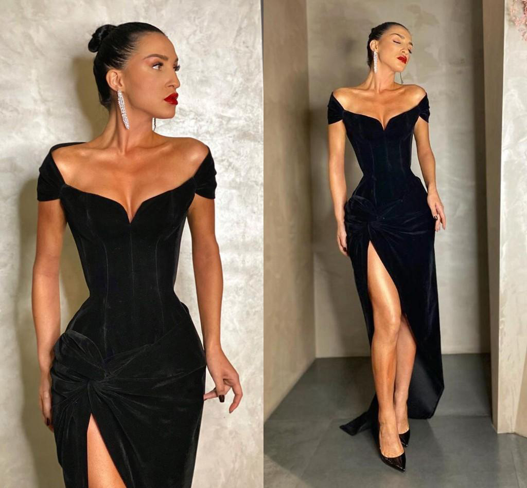 2020 Sexy côté jupe fendue arabe Prom Party Robes longues Dubai femmes Robes formelles en velours noir élégant avec une épaule longues robes de s