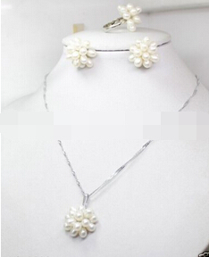 

Miss charm Jew.364 Fashion Natural White Rice Freshwater Pearl Cluster Earrings Necklace Ring Set (A0423, As pic