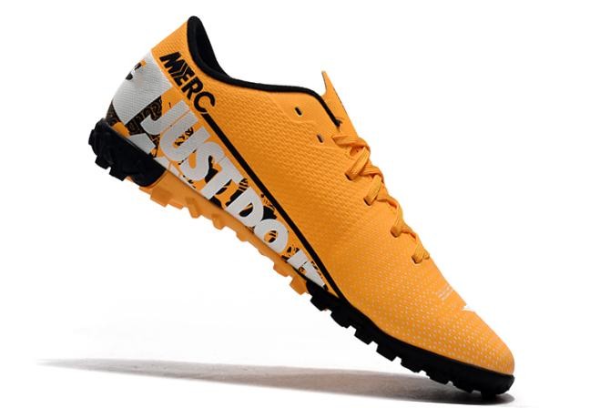 taquetes de cr7 2019