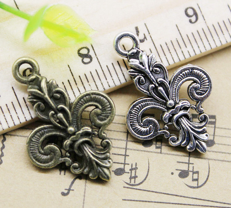 

50pcs/Lot Cross Flower Alloy Charm Pendant Retro Jewelry DIY Keychain Ancient Silver / Bronze Pendant For Bracelet Earrings 25x16mm