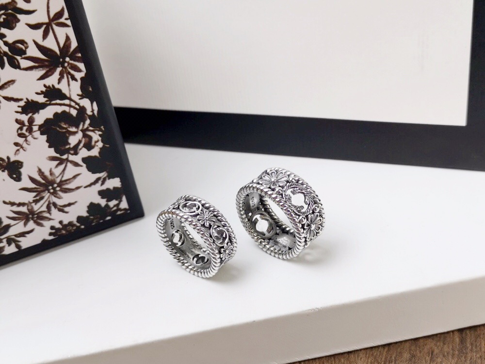 

Europe America Hot Sale Retro Men Lady Women Brass Silver Plated Twist Edge Hollow Out Carved Flower G Letter Narrow and Wide Lovers Rings