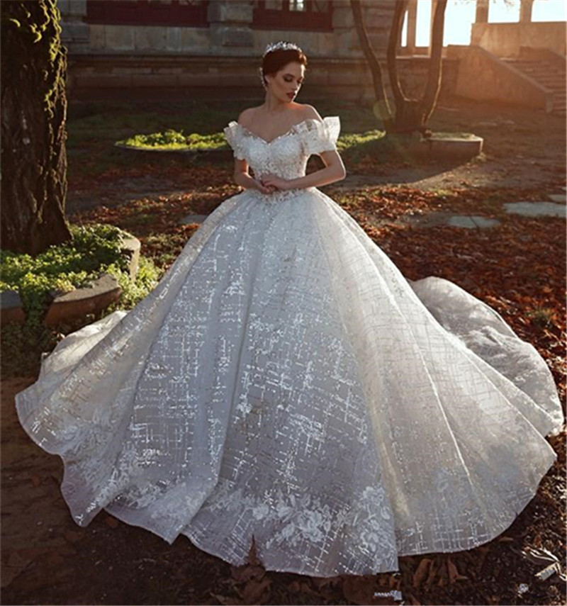 New White Gorgeous Ball Gown Wedding Dresses 2020 Lace Appliques Bridal Gowns Custom Made Plus Size Luxury Arabic Wedding Dress Dubai