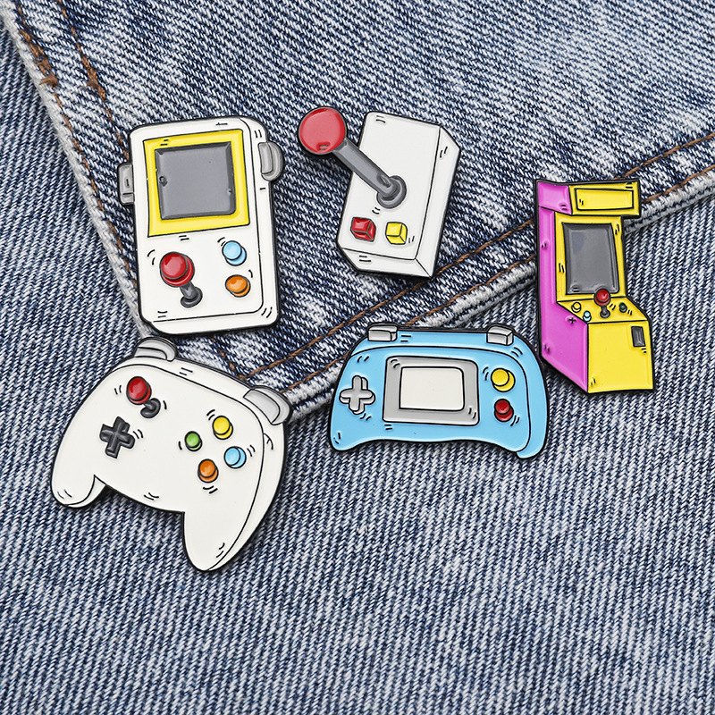 

Cute Small Game Machine Funny Enamel Brooches Pins for Women Men Boy Girl Demin Shirt Decor Brooch Pin Metal Kawaii Badge Fashion Jewelry