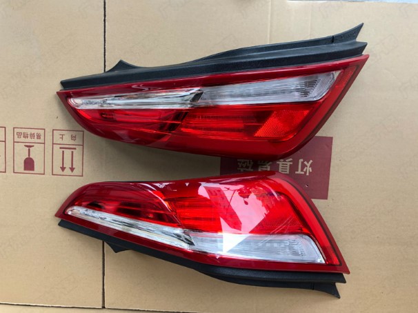 

Upgrade For XJL XJ Rear Taillight Assembly Brake Light 2016-2020 Year