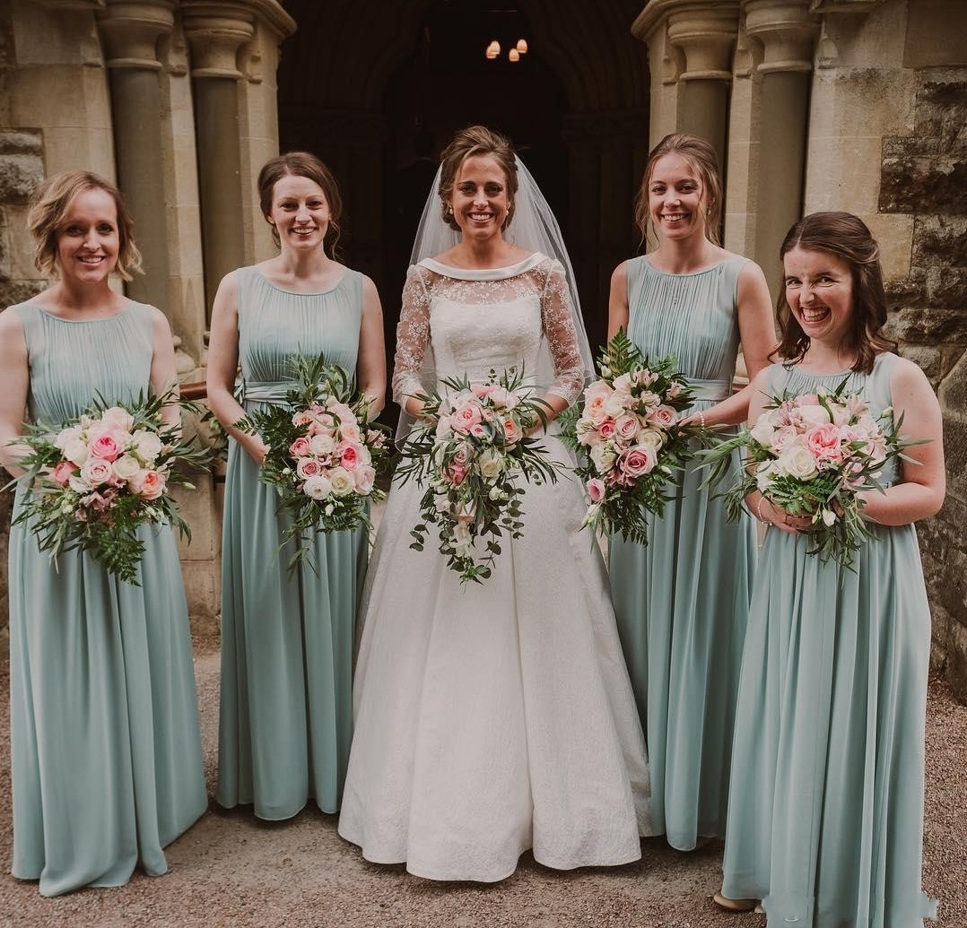 

Country Sage Bridesmaid Dresses 2019 Jewel Floor Length A Line Draped Chiffon Summer Garden Beach Wedding Guest Gowns Maid Of Honor Dress, White;pink