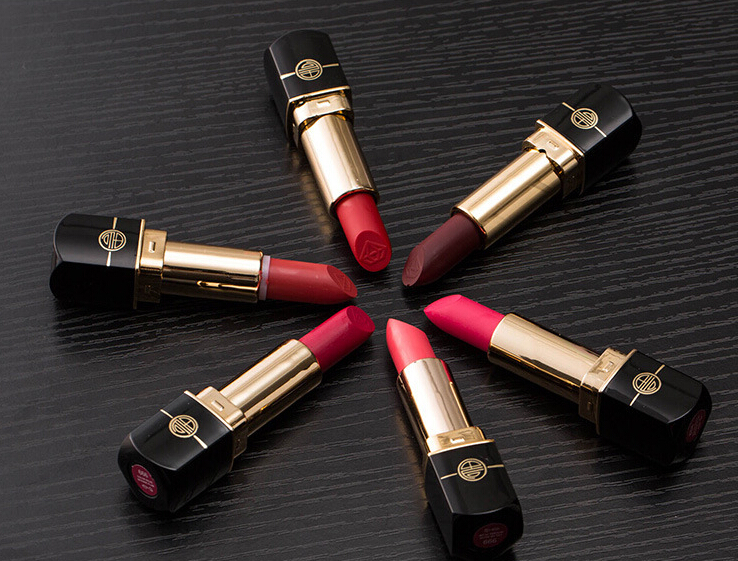 

2019 New vibrato lipstick moisturizing matte lasting lipstick student makeup red and red waterproof., Mixed color