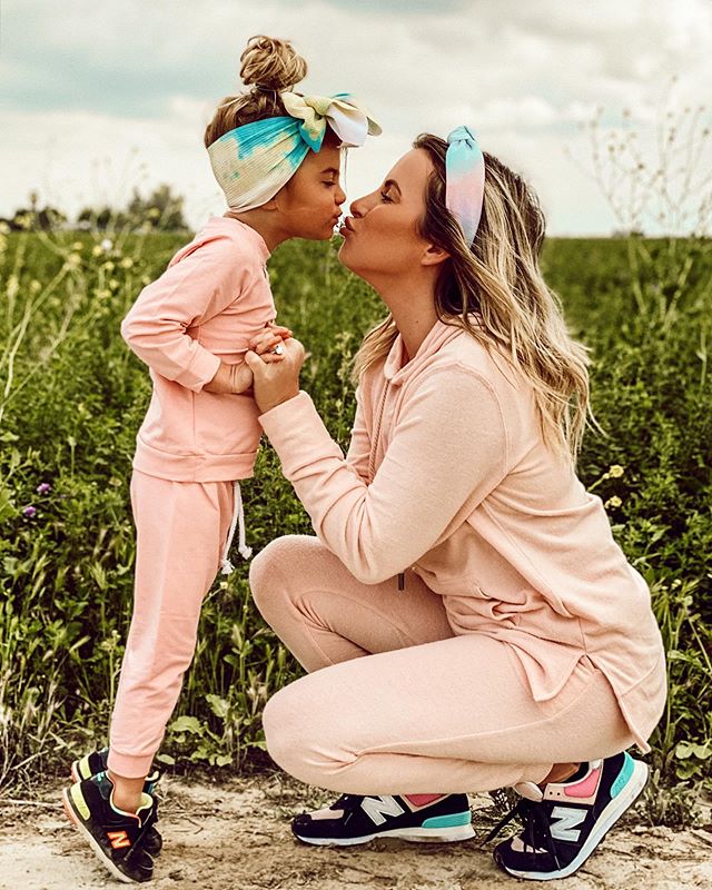 

Mother Daughter Outfits Parent-Child 2 PCS Suit Pullover Drawstring Pocket Top + Casual Pants Suitable for Home Wear, Pink