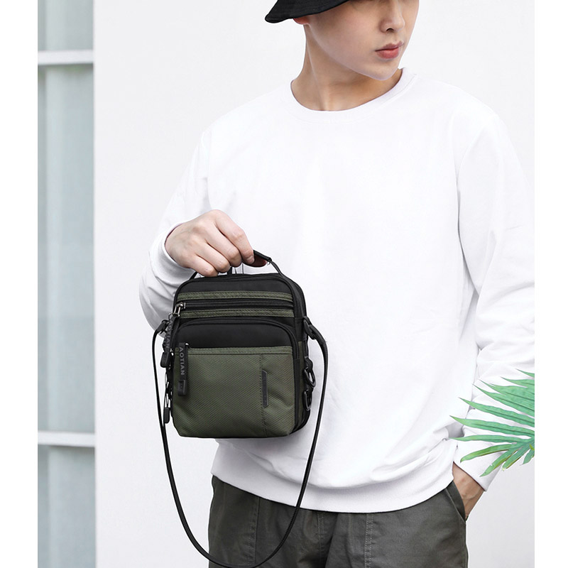 

New Men Shoulder Bag Crossbody Bag Sports Waterproof Man Handbag Outdoor Anti Theft Tote Casual Male Messenger Bags, Sky blue