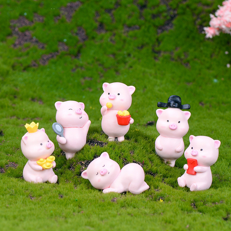 mini plastic pigs