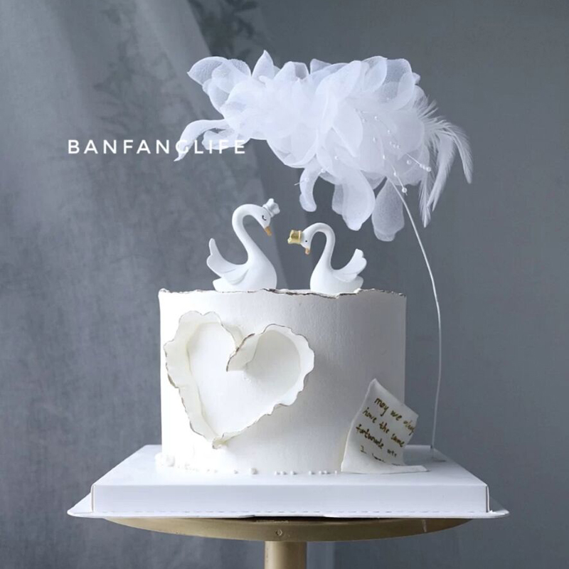 

White Swan cake decoration decorations, the New Year Swan wedding party dessert table decoration
