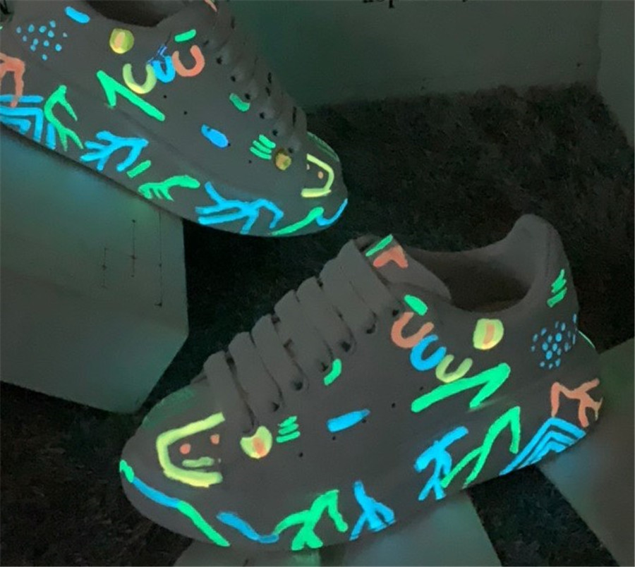 wholesale sneaker websites
