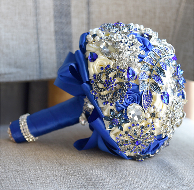 

2022 Crystal Brooch Adorned Bridal Wedding Bouquet Handmade Flowers Spring Bride Bridesmaid Handholds Bling Wedding Supplies