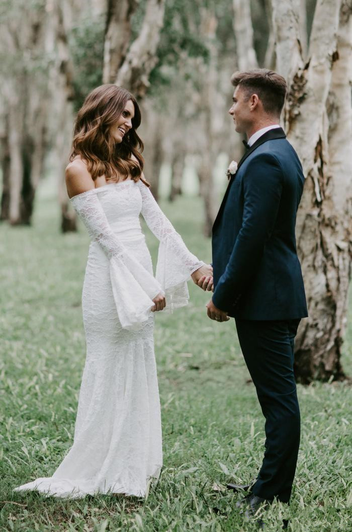 

Vintage Full Lace Mermaid Wedding Dresses Bridal Gowns Bateau Neck Long Sleeve Backless Sweep Train Country Vestidos De NoivaZ96, Champagne