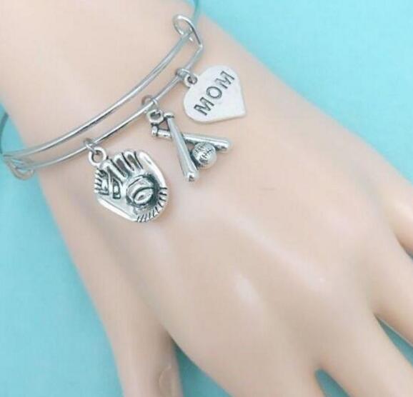 

Vintage Silver Baseball Softball Mom Heart Bangles Adjustable Cuff Charm Expandable Wire Bangles For Women Jewelry Best Friends Accessories