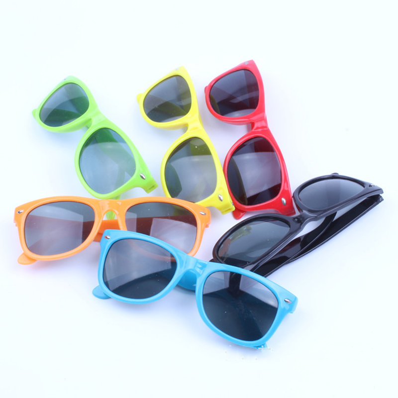 

New Rice Nail Fashion frame with the same color Kids' Sunblock Children's Plastic Sunglasses M054