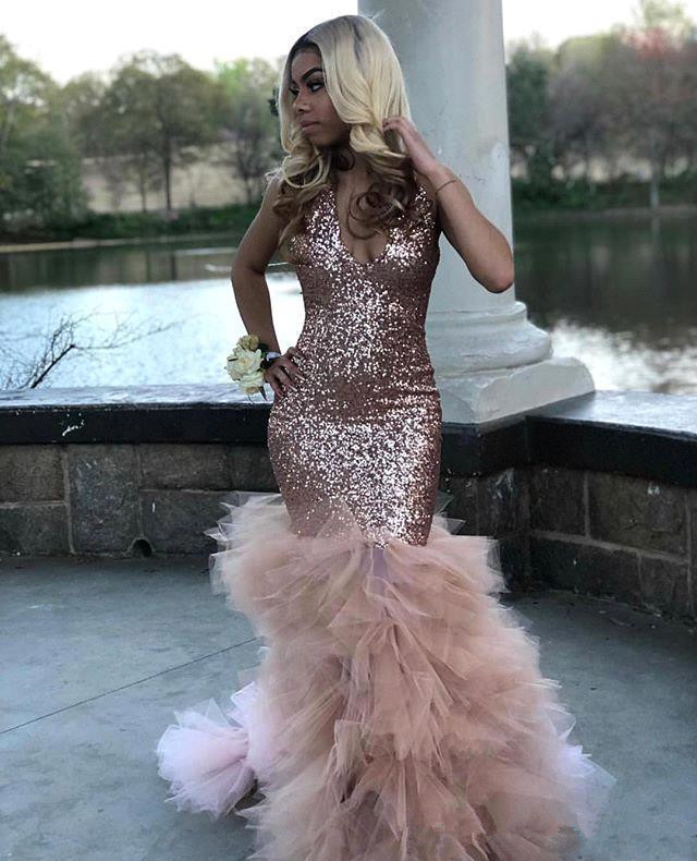 

2019 Long Sweep Ruffles Tulle Mermaid Prom Dresses Halter V Neck Sparkly Sequined Evening Party Gowns, Red