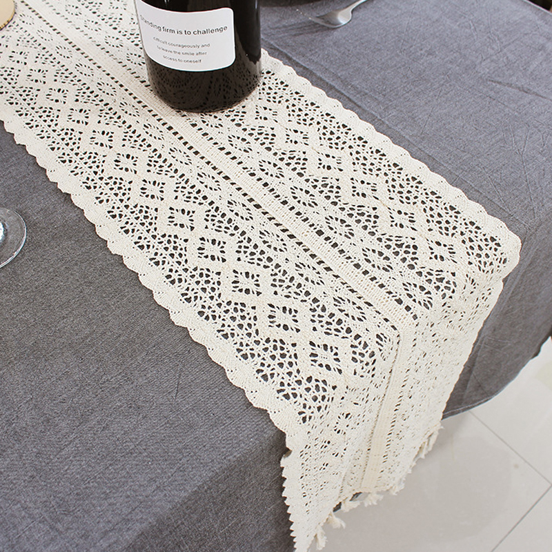 

Beige Crochet Lace Table Runner with Tassel Cotton Wedding Decor Hollow Tablecloth Nordic Romance Table Cover Coffee Bed Runners DBC BH3322