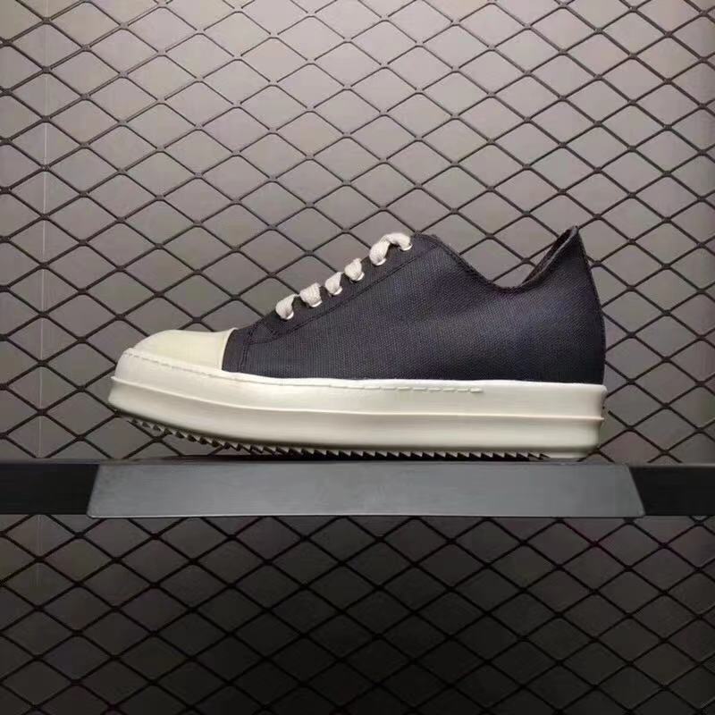 Fashion designer brand shoes men's and women's casual chaussures Martin boots are made of imported cow skin and milk fragrance outsole