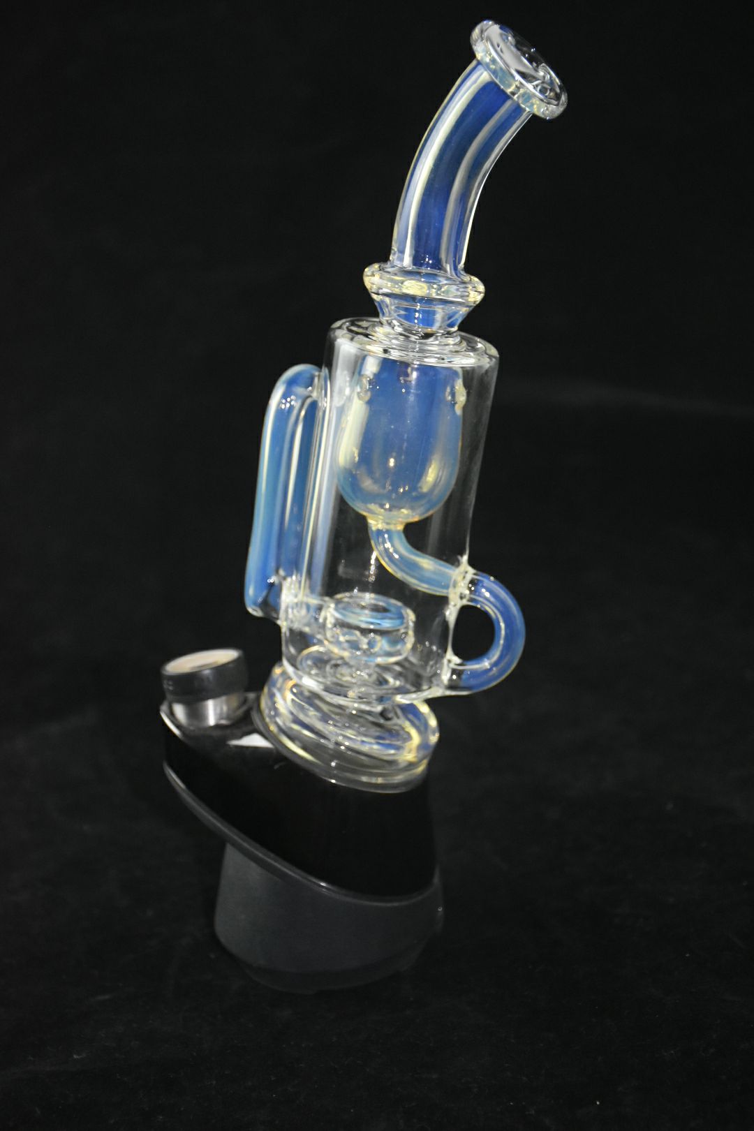 

Other smoking pipes, peak recyclers, equipped with transparent smoked silver glass and double opaque quart Dab cups for smokers