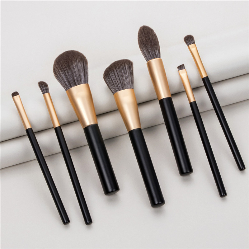 

7Pcs Portable makeup brush set Black Gold beauty tools wooden handle loose powder Shadow eyelash eyeliner make up brushes T07091