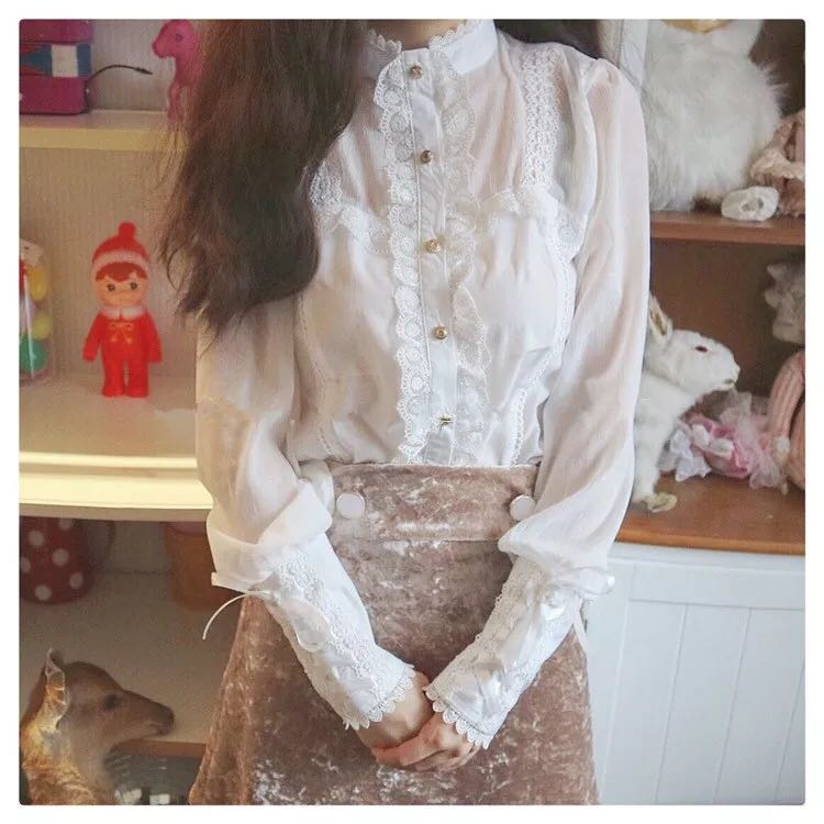 

Women' Vintage Lolita Lace Trim Blouse Delicated Cute Tie Sleeve Summer Long Sleeve Shirt Tops Color White