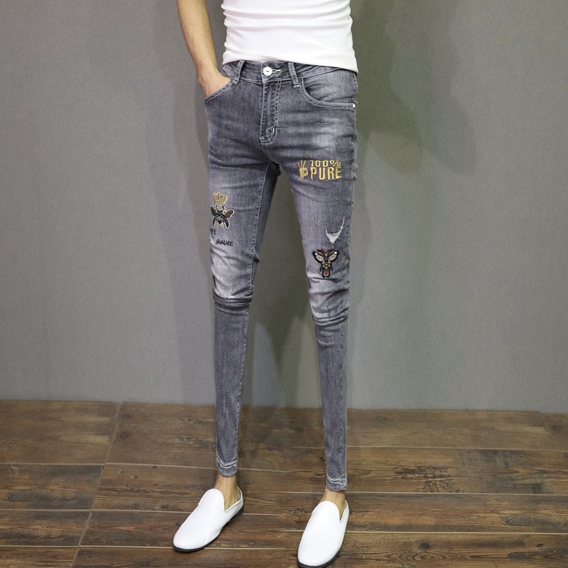 

Wholesale 2020 Washed fashion holes old gray feet trousers male spring models young bee embroidery trendy slim jeans