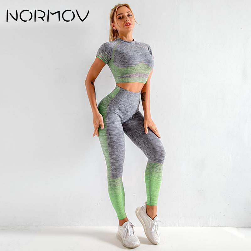

NORMOV Yoga Set Women Sports Yoga Set Fitness Seamless High Waist hip lifting elastic Workout Knitted Shorts sleeve suit, Orange