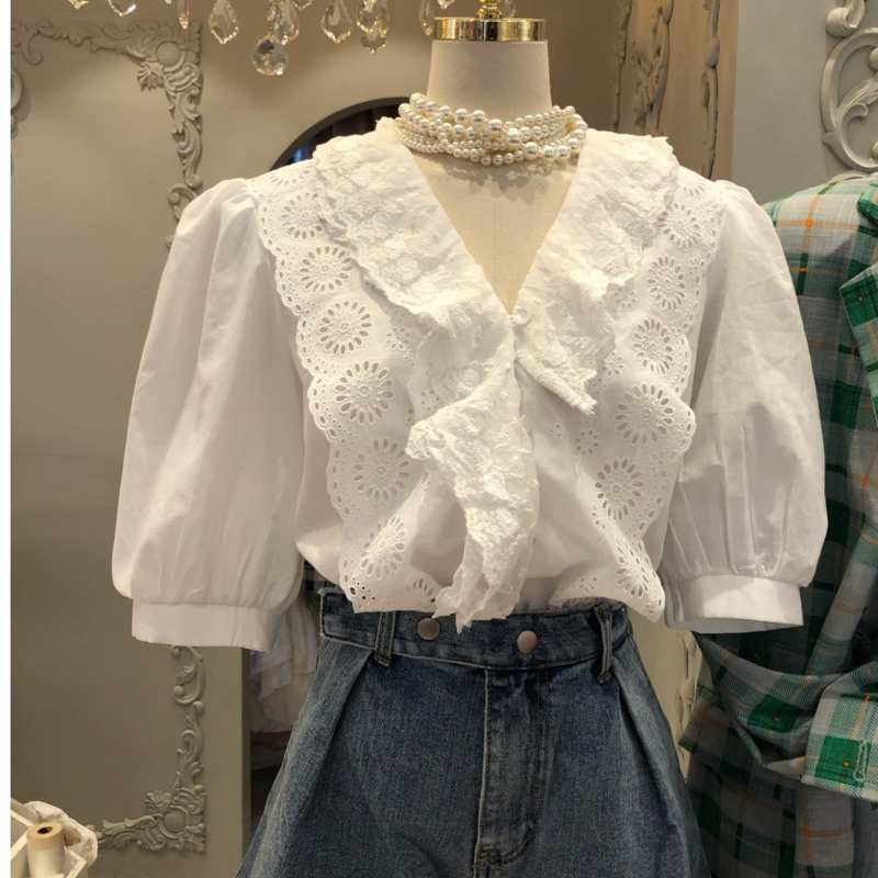 

2020 Summer New Sweet Style Openwork Lace Solid Color V-neck Short-sleeved Ruffles Women Blouse Fashion Trend Shirt QJ787, White